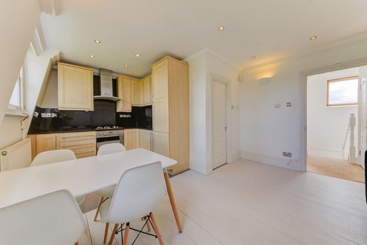 Top Floor 1 bedroom property only a short walk to Upper Holloway Station Tollington Way  , Holloway